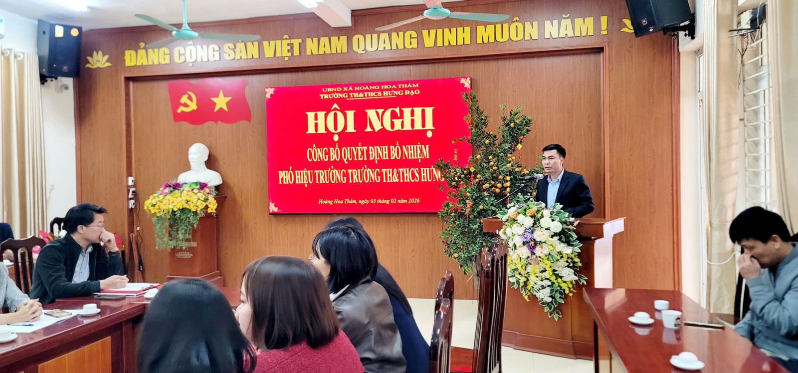 <a href='https://tieuhocthcshungdao.hungyen.edu.vn/tin-tuc/hoi-nghi-cong-bo-quyet-dinh-bo-nhiem-pho-hieu-truong-truong-th-thcs-hung-dao.html'>HỘI NGHỊ CÔNG BỐ QUYẾT ĐỊNH BỔ NHIỆM PHÓ HIỆU TRƯỞNG TRƯỜNG TH & THCS HƯNG ĐẠO</a>