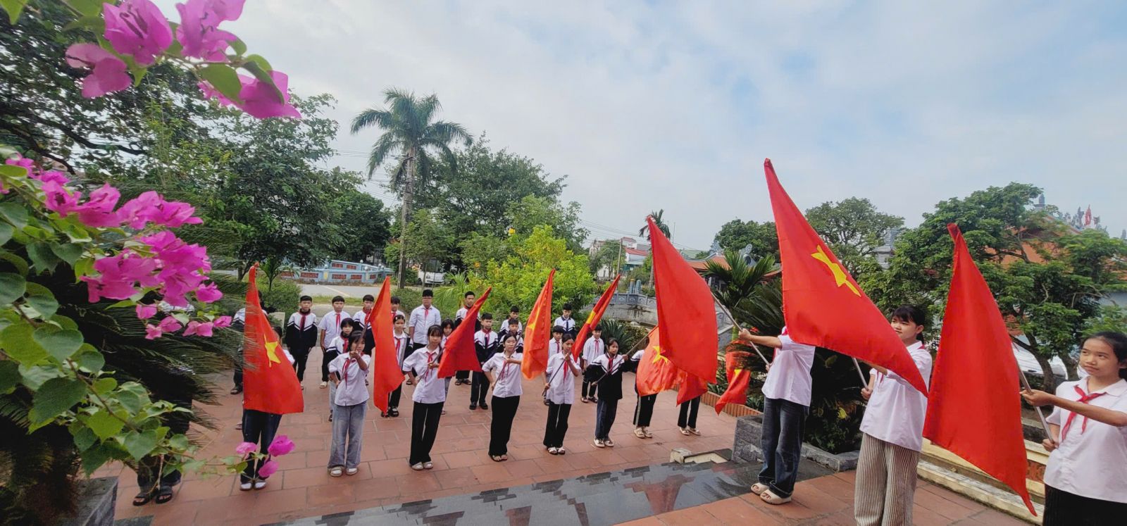 <a href='https://tieuhocthcshungdao.hungyen.edu.vn/tin-tuc/chuong-trinh-cong-tac-doi-va-phong-trao-thieu-nhi-nam-hoc-2025-2026.html'>Chương trình công tác Đội và phong trào thiếu nhi năm học 2025-2026.</a>